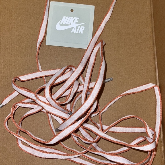 Nike Air Jordan 1 High OG Women’s - Picture 7 of 8